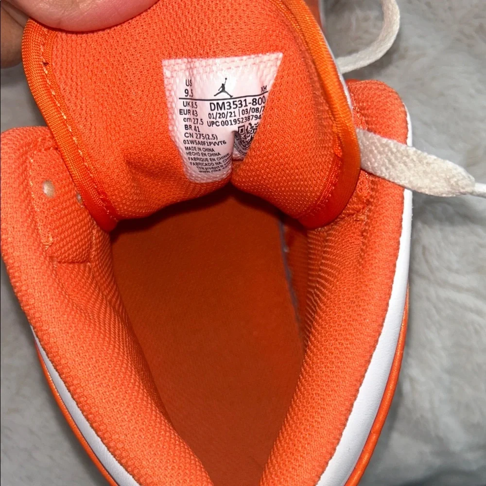 Nike Air Jordan 1 Mid SE Electro Orange Men’s Size 9.5